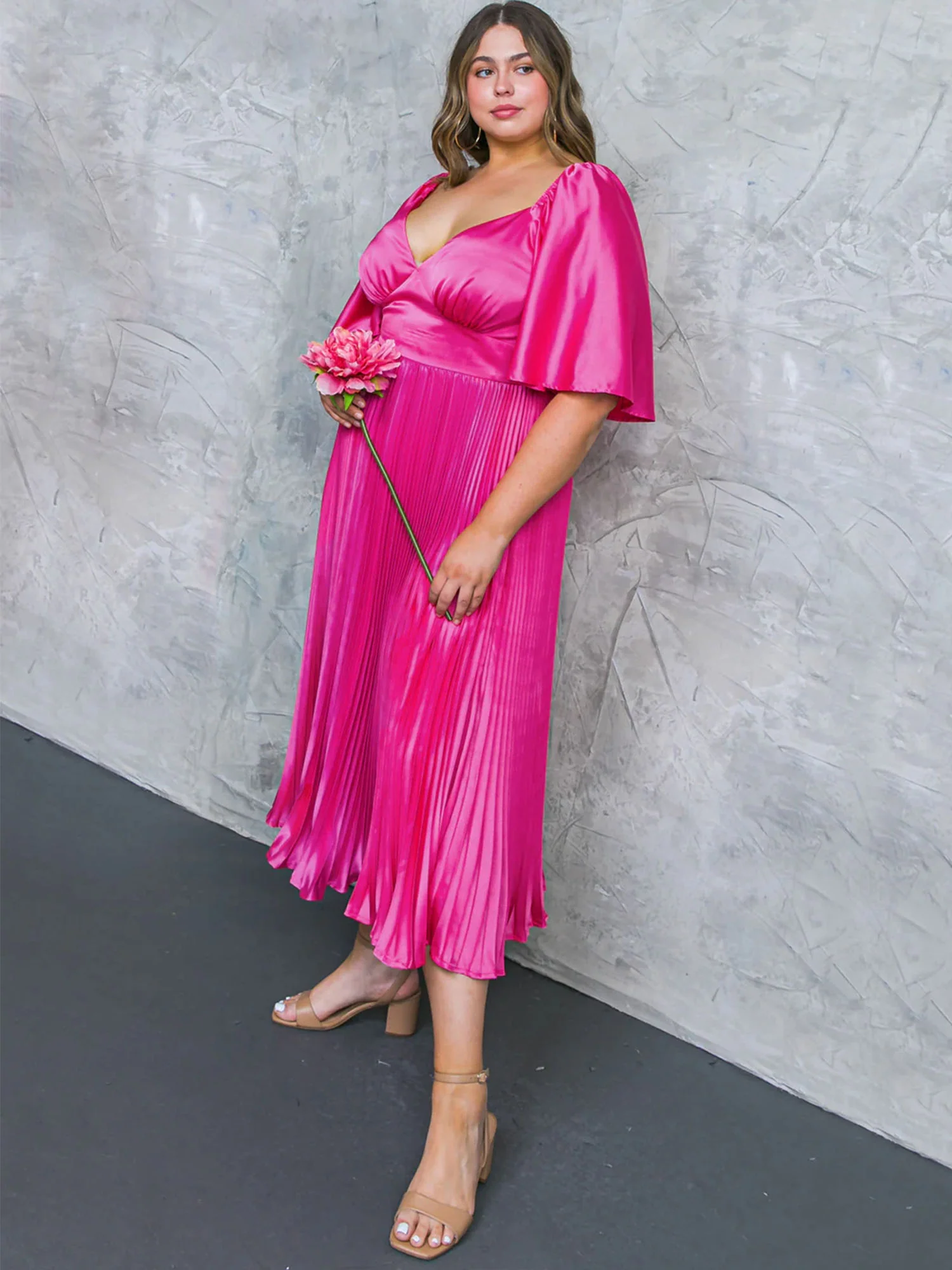 Plus Short Bell Sleeve Pleated Maxi Dress - Image 4
