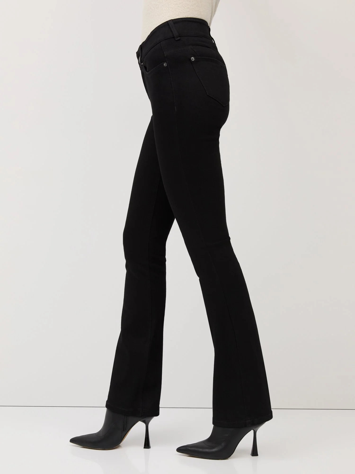 Curvy High-Waisted Barely Bootcut Jeans - Black - Image 4