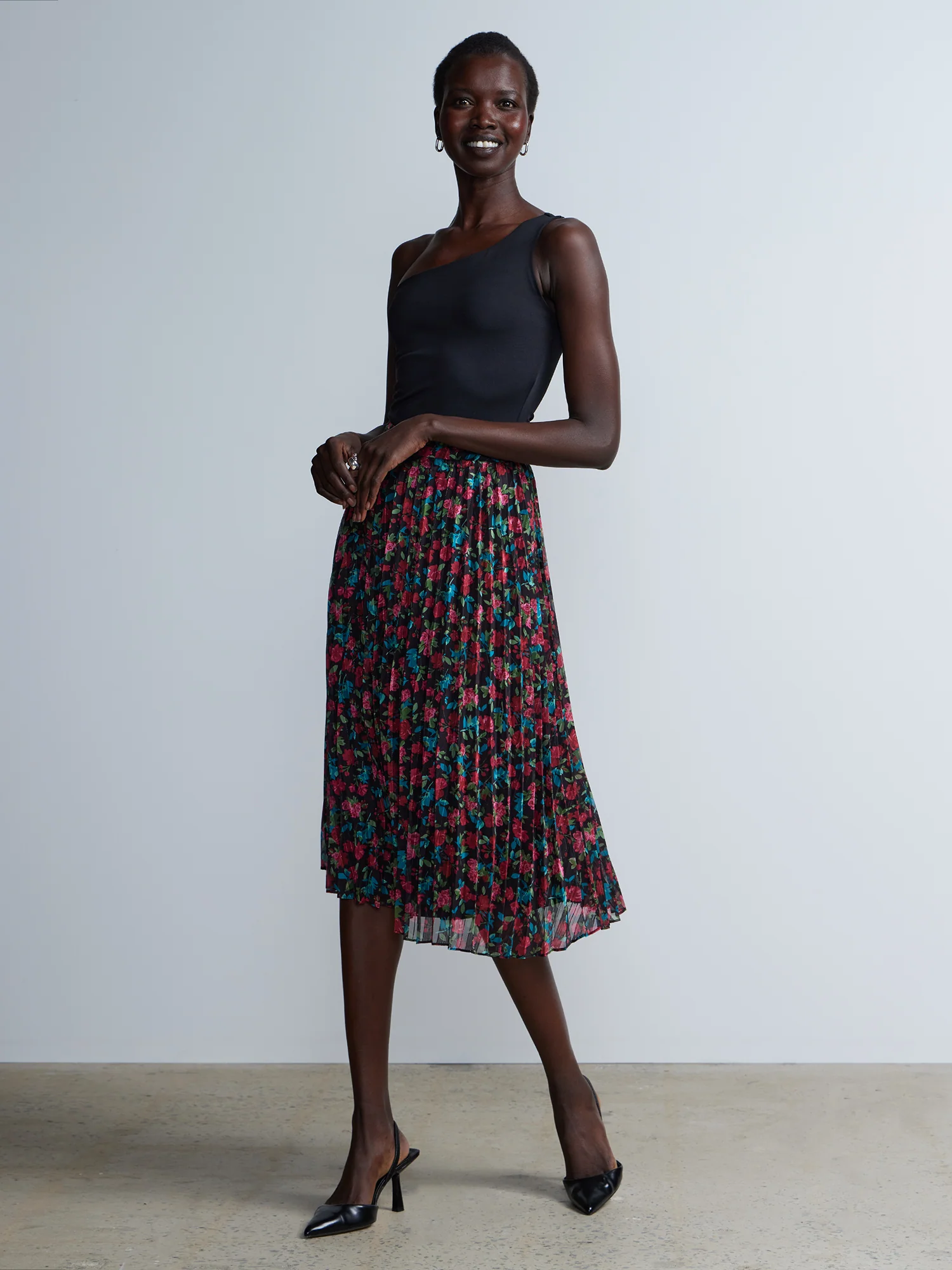 High Rise Pleated Floral Print Skirt - Image 4