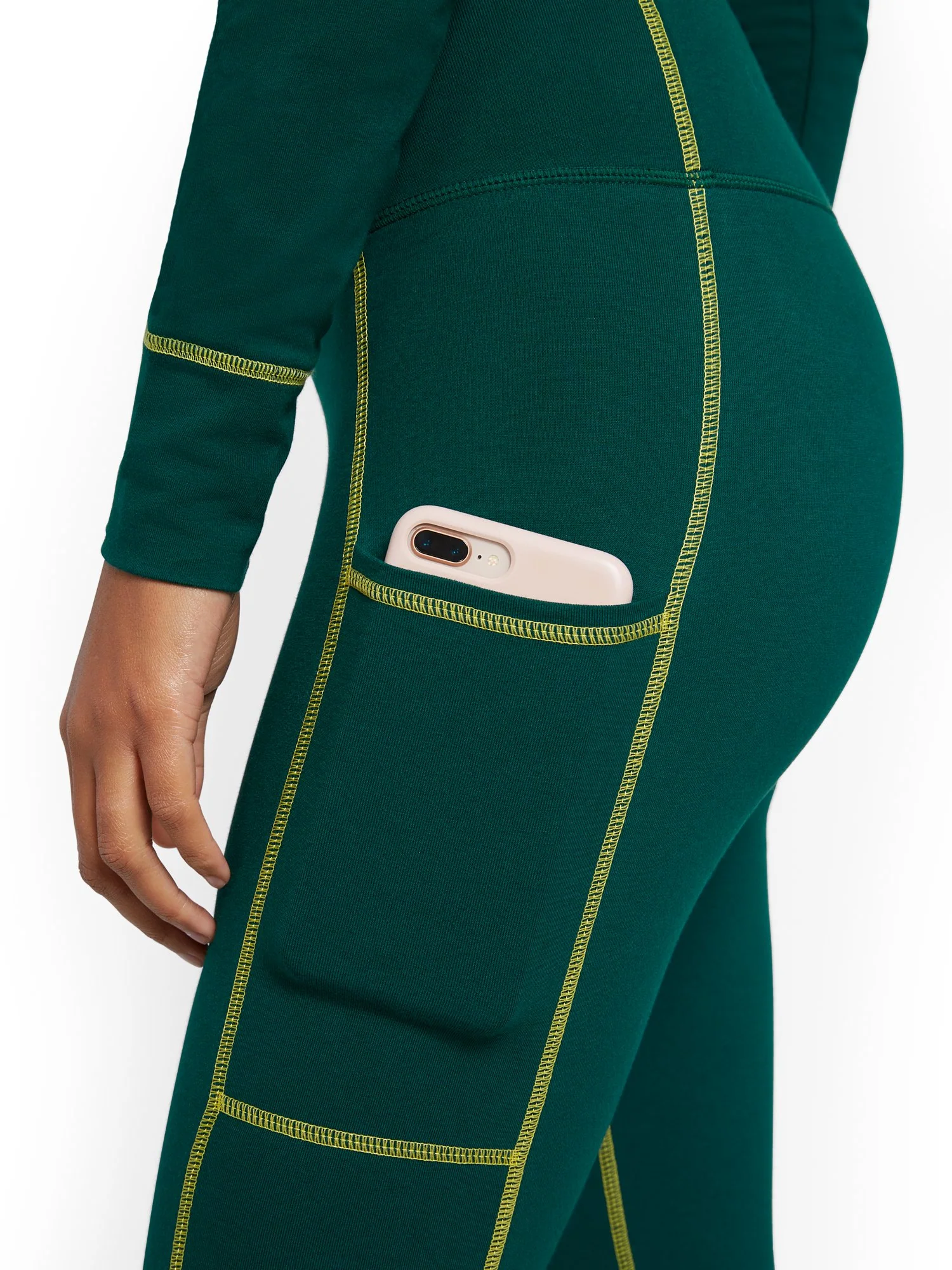 High-Waisted Contrast Pocket Legging - Image 4