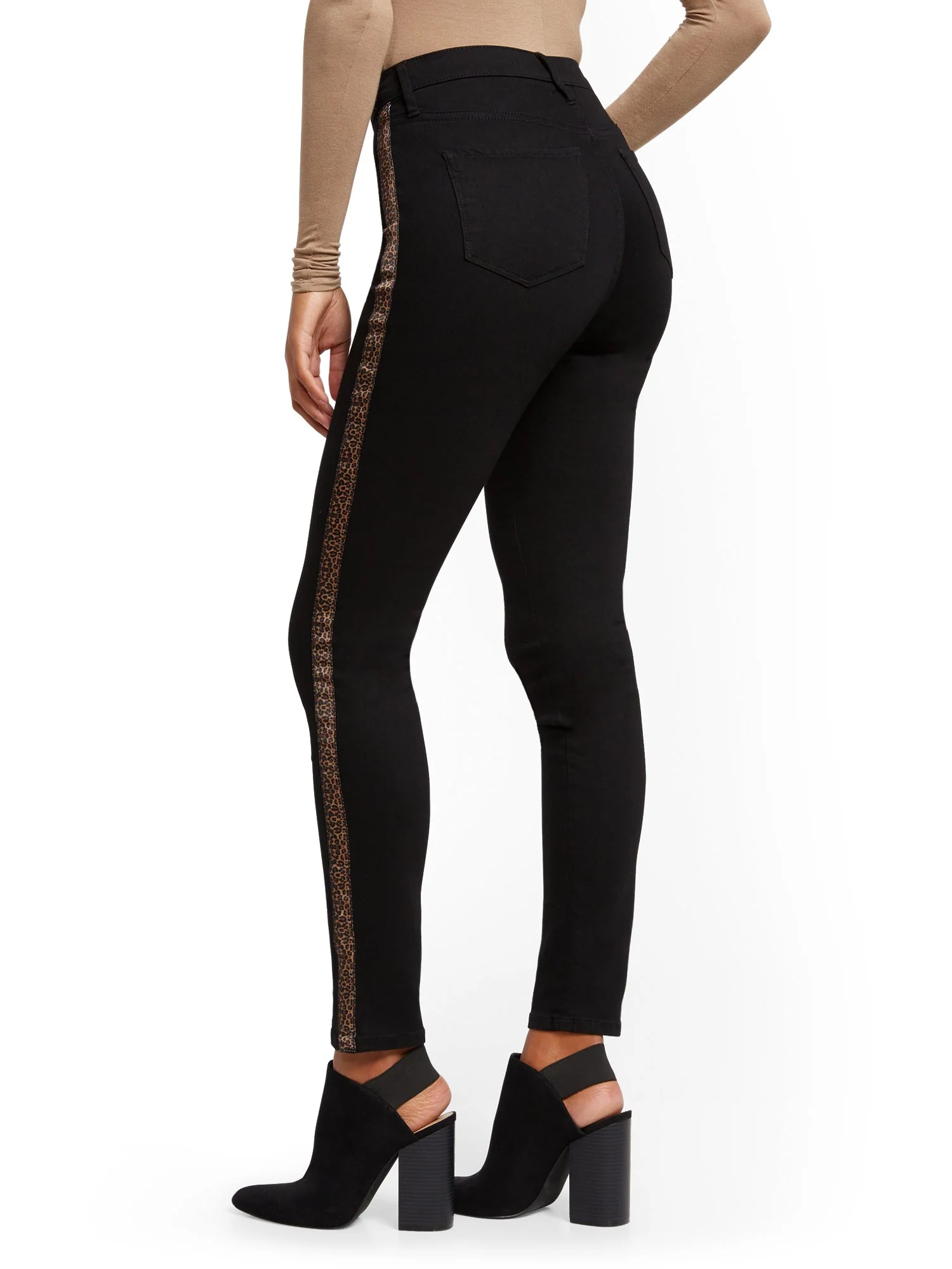 High-Waisted Curvy Super-Skinny Jeans - Black - Image 6