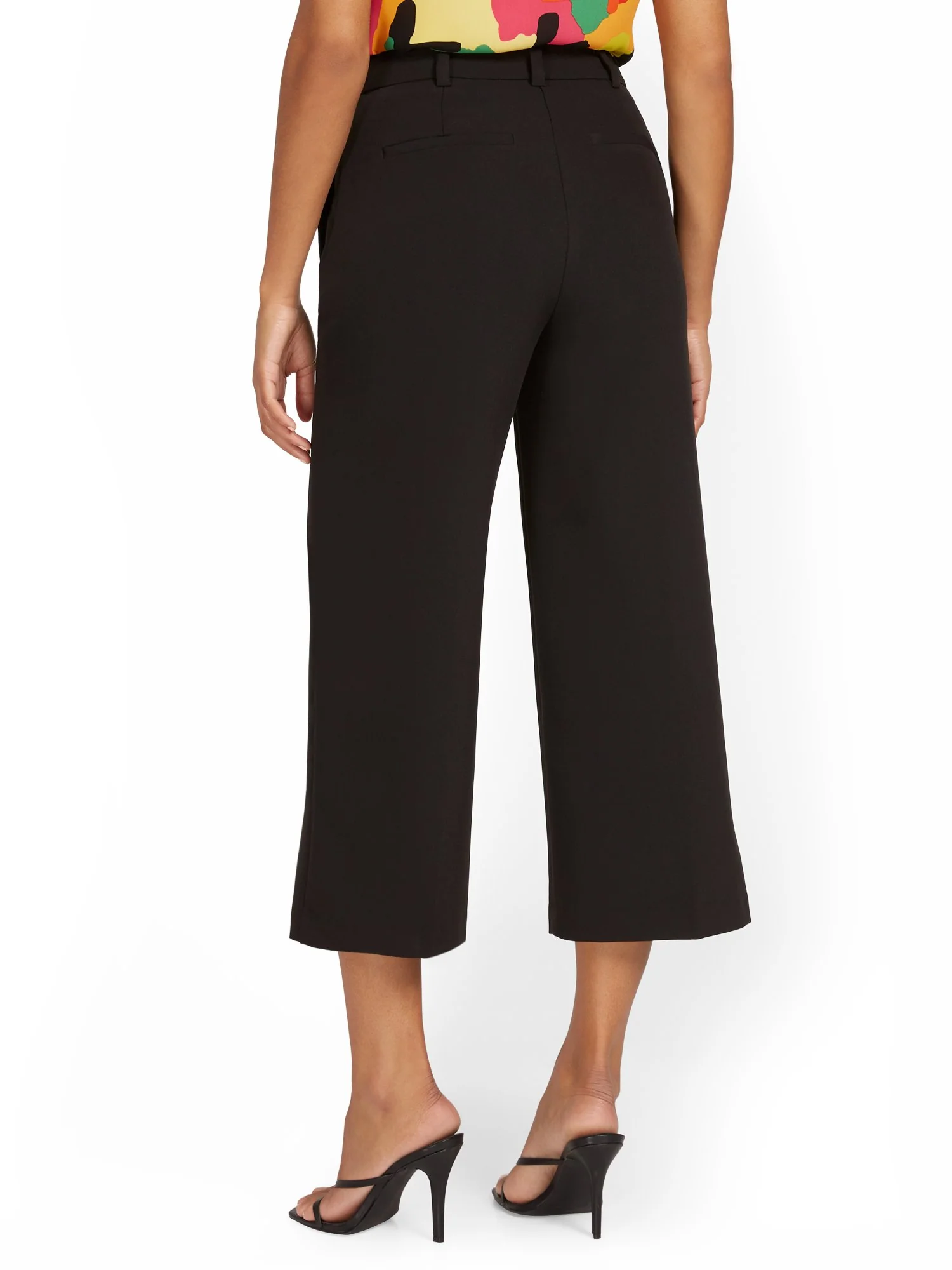 High-Waisted Wide-Leg Capri Pant - Image 3
