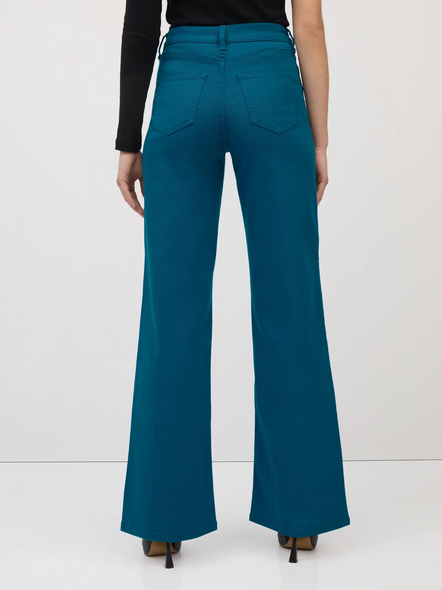 High-Waisted Wide-Leg Jeans - Image 3