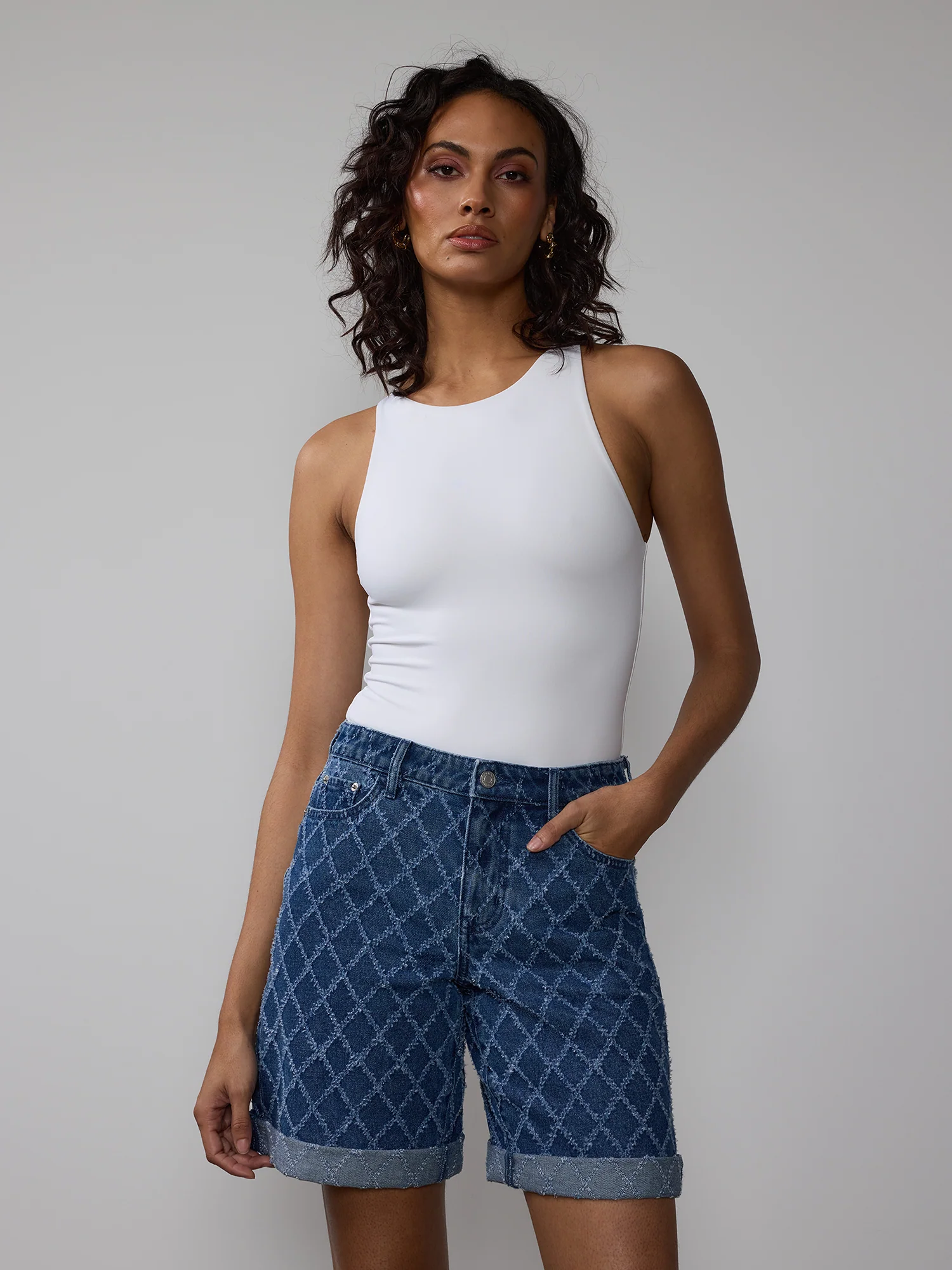 High Rise 9 Inch Diamond Stitch Shorts - Image 4