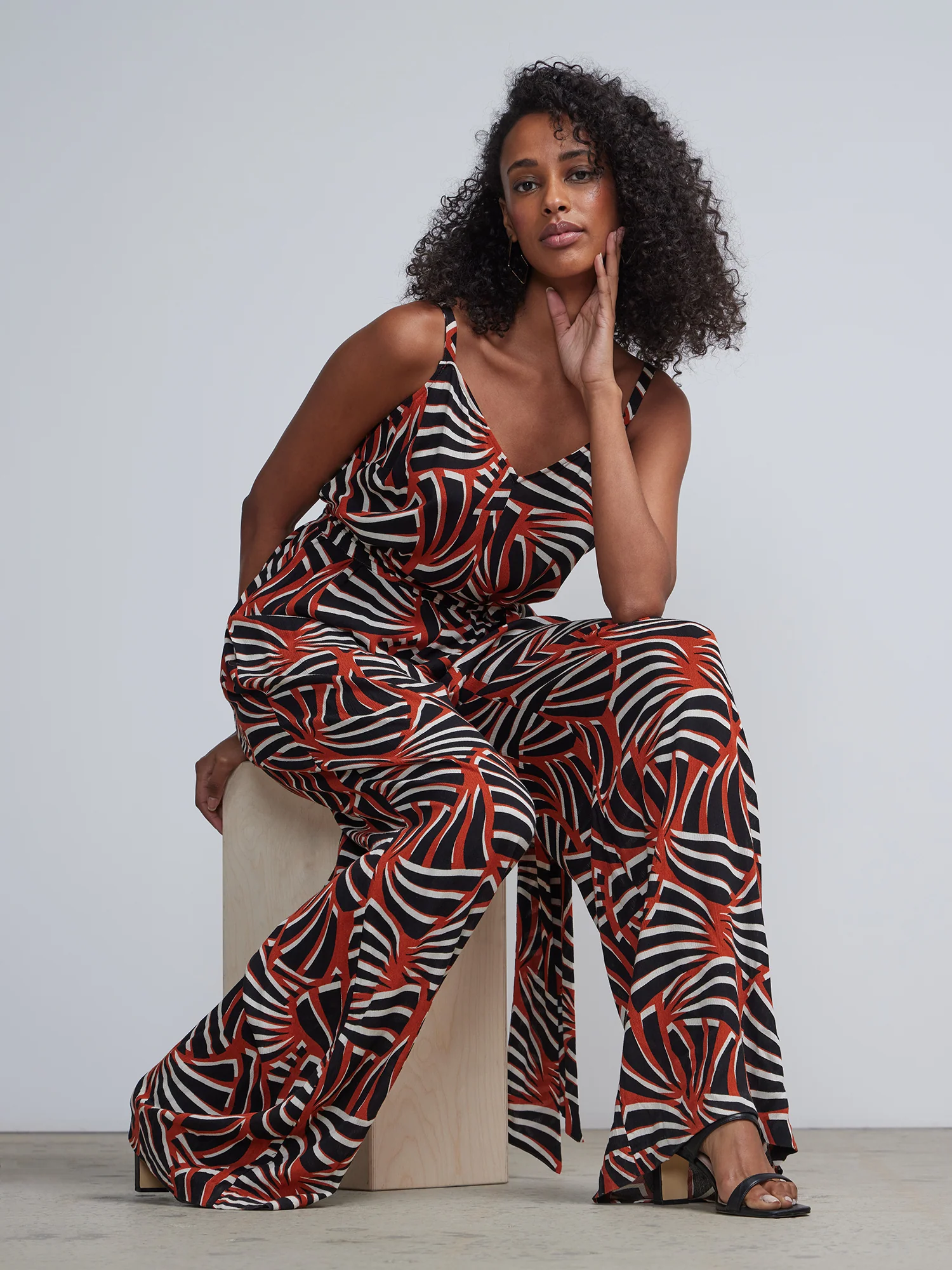 Sleeveless Leaf Print Jumpsuit - Image 4
