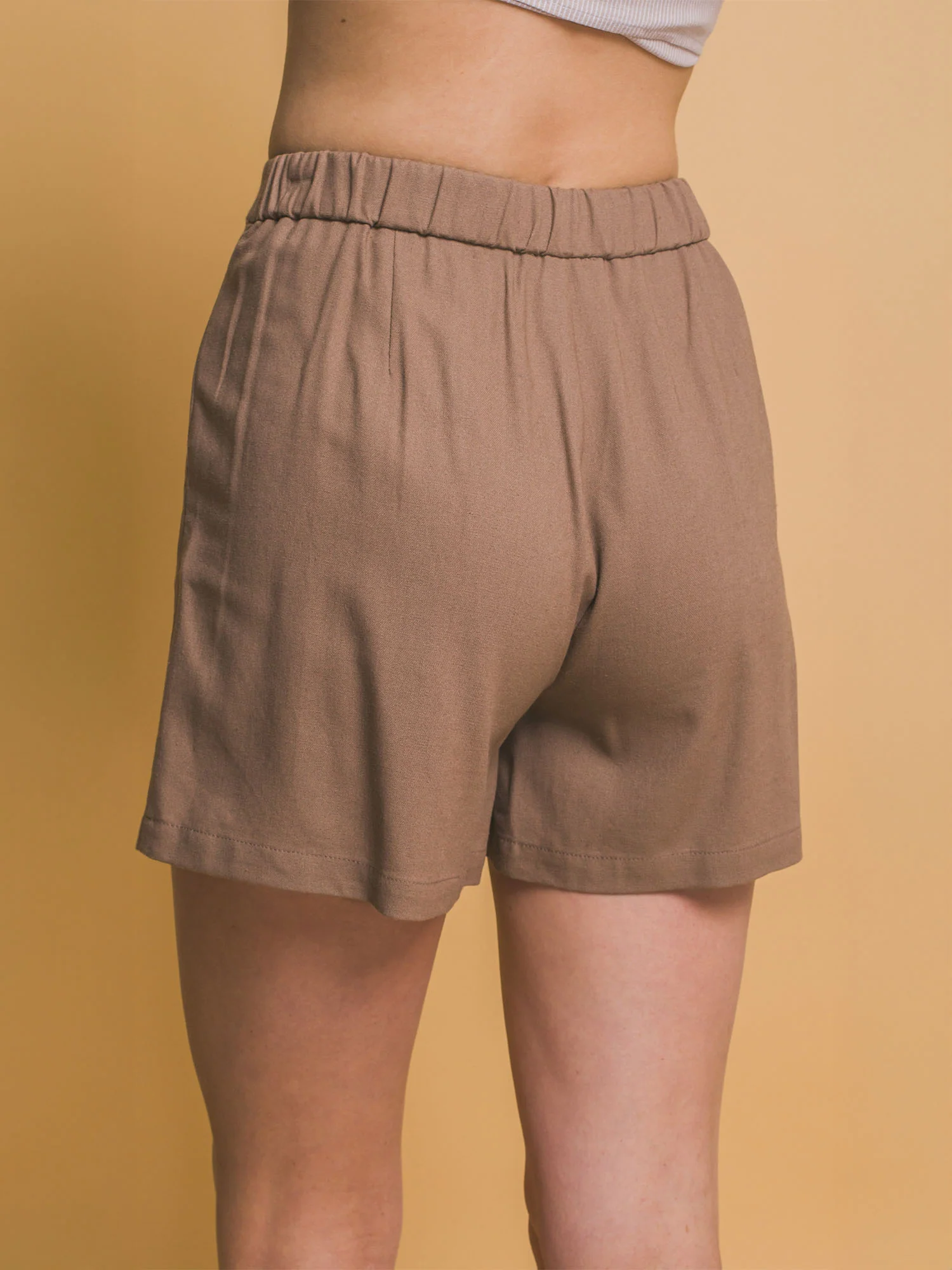 Loose Fit Pleated Linen Shorts - Image 4