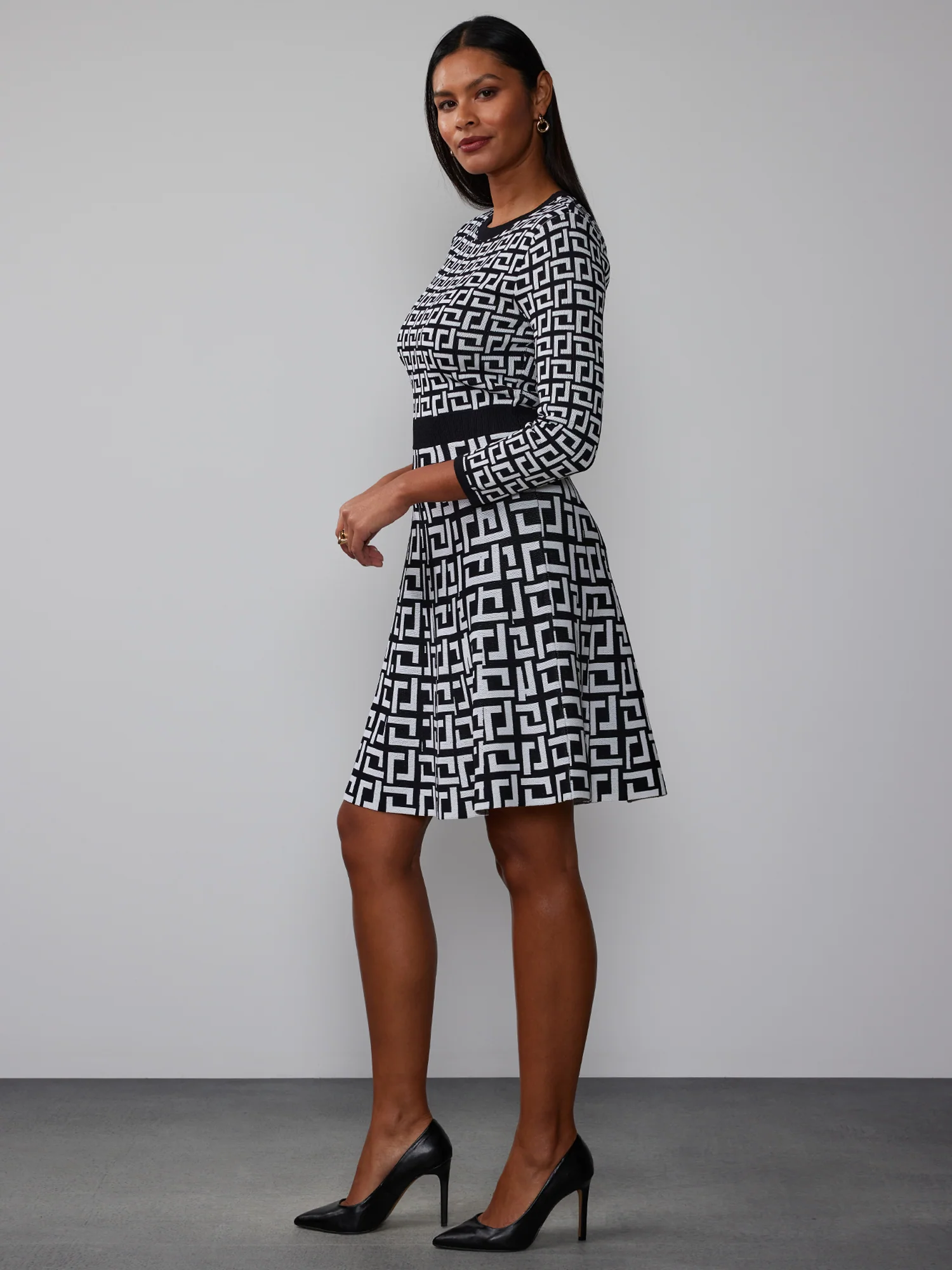 Long Sleeve Geometric A-Line Dress - Image 2