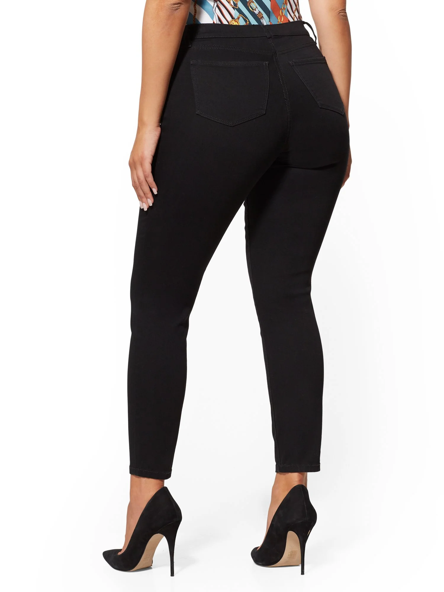 Mid-Rise Curvy Super-Skinny Jeans - Black - Image 3