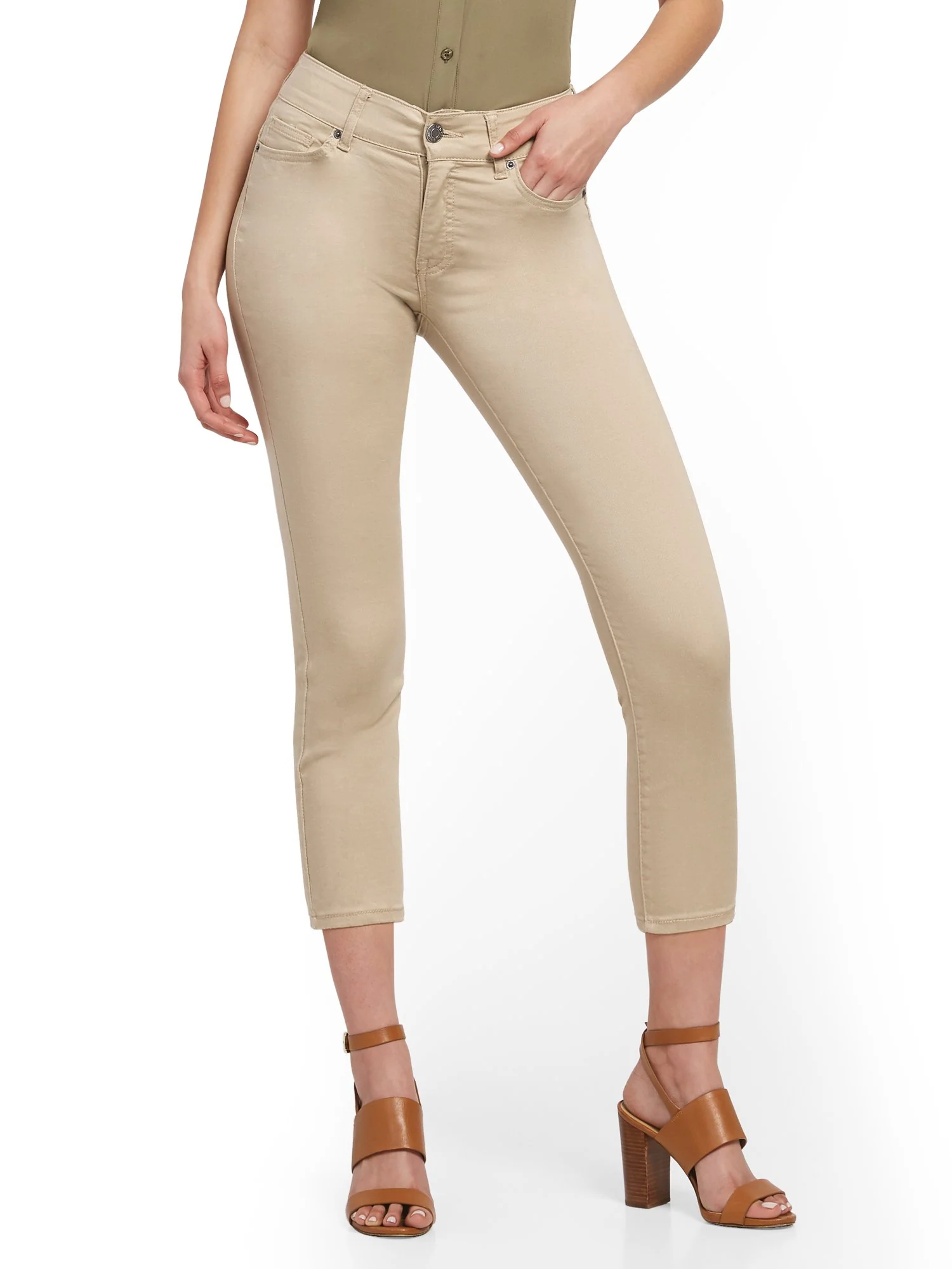 Mya Curvy High-Waisted Sculpting No Gap Capri Jeans - Image 9