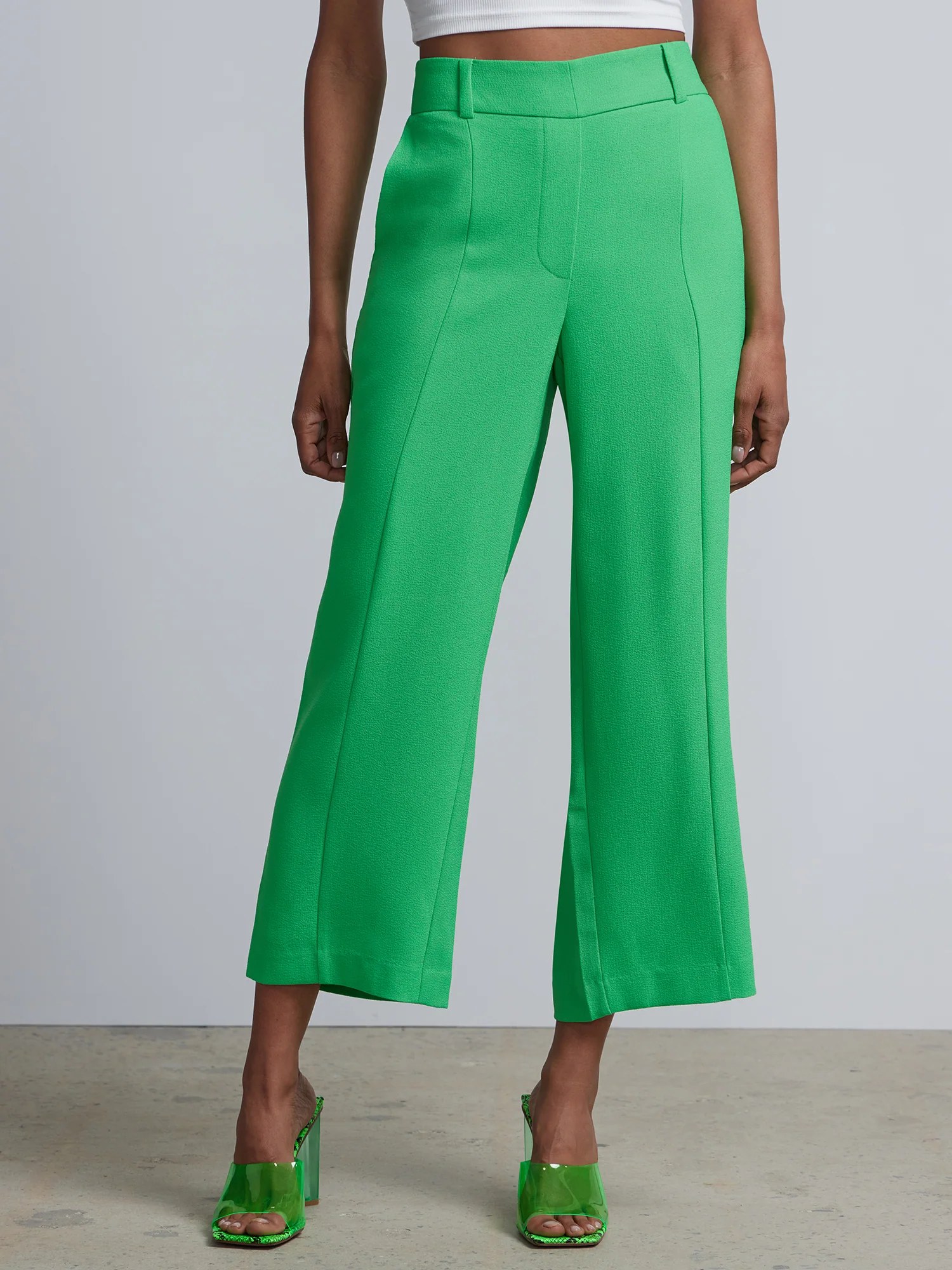 Petite Pull-On Crepe Wide-Leg Capri Pant - Image 13