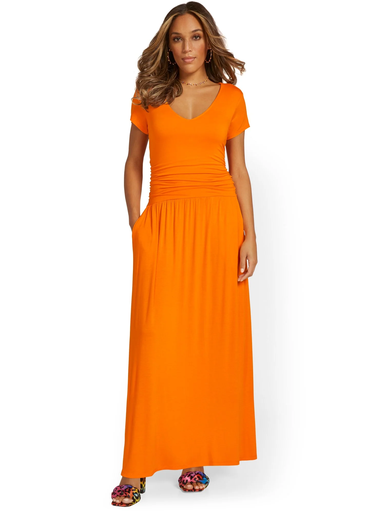 Petite Ruched V-Neck Maxi Dress - Image 8