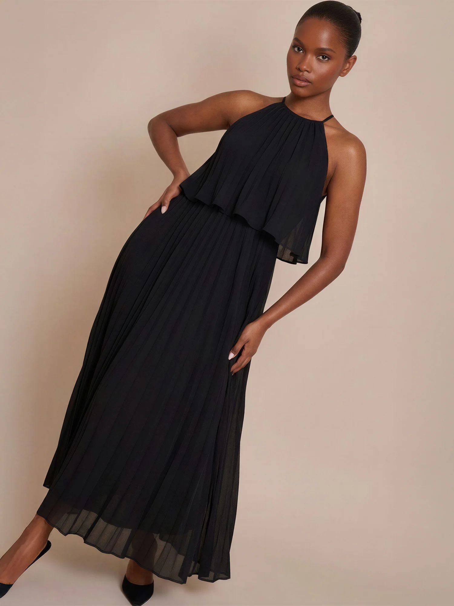 Sleeveless Pleated Halter Midi Dress - Image 2
