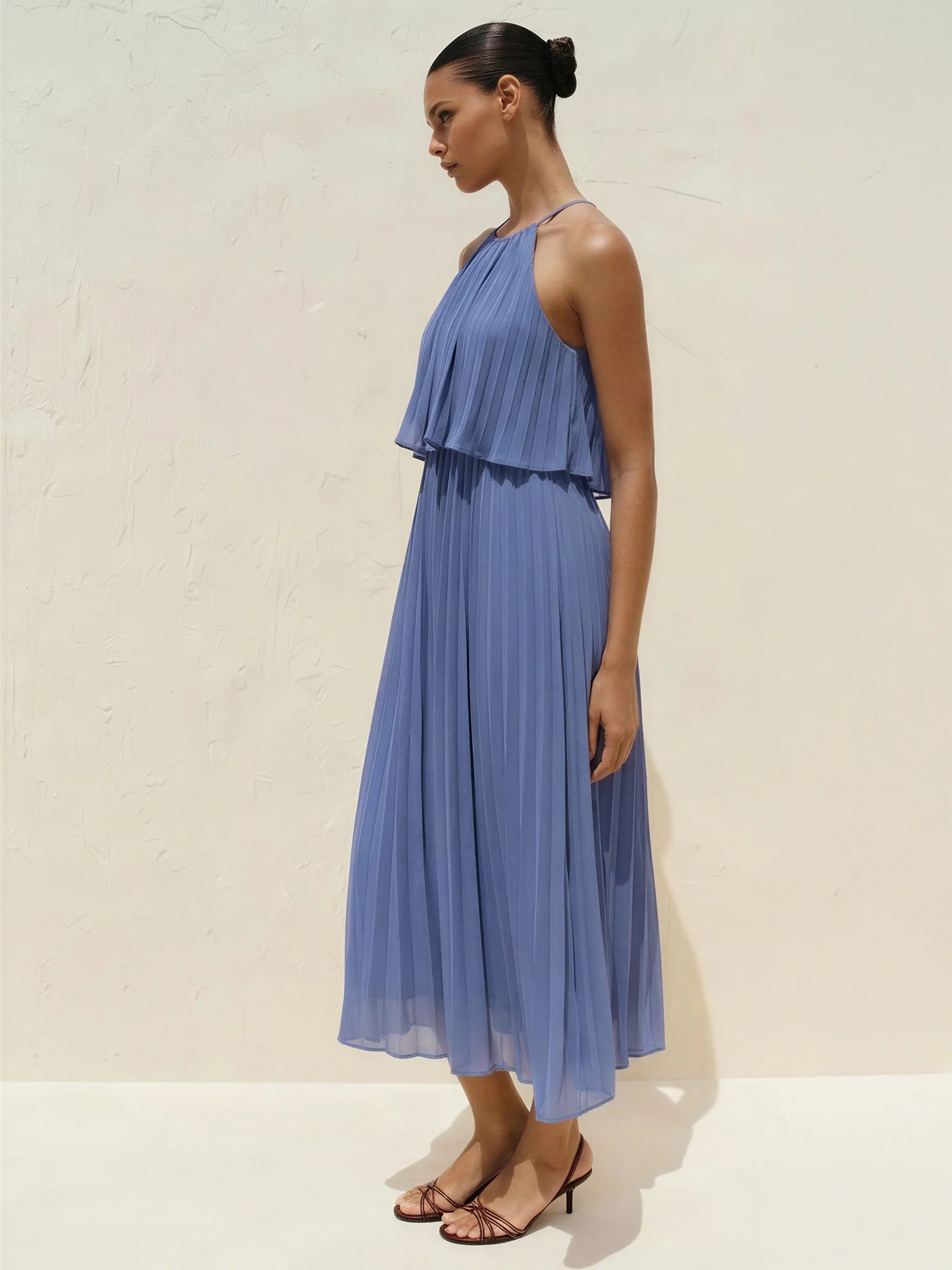 Sleeveless Pleated Halter Midi Dress - Image 7