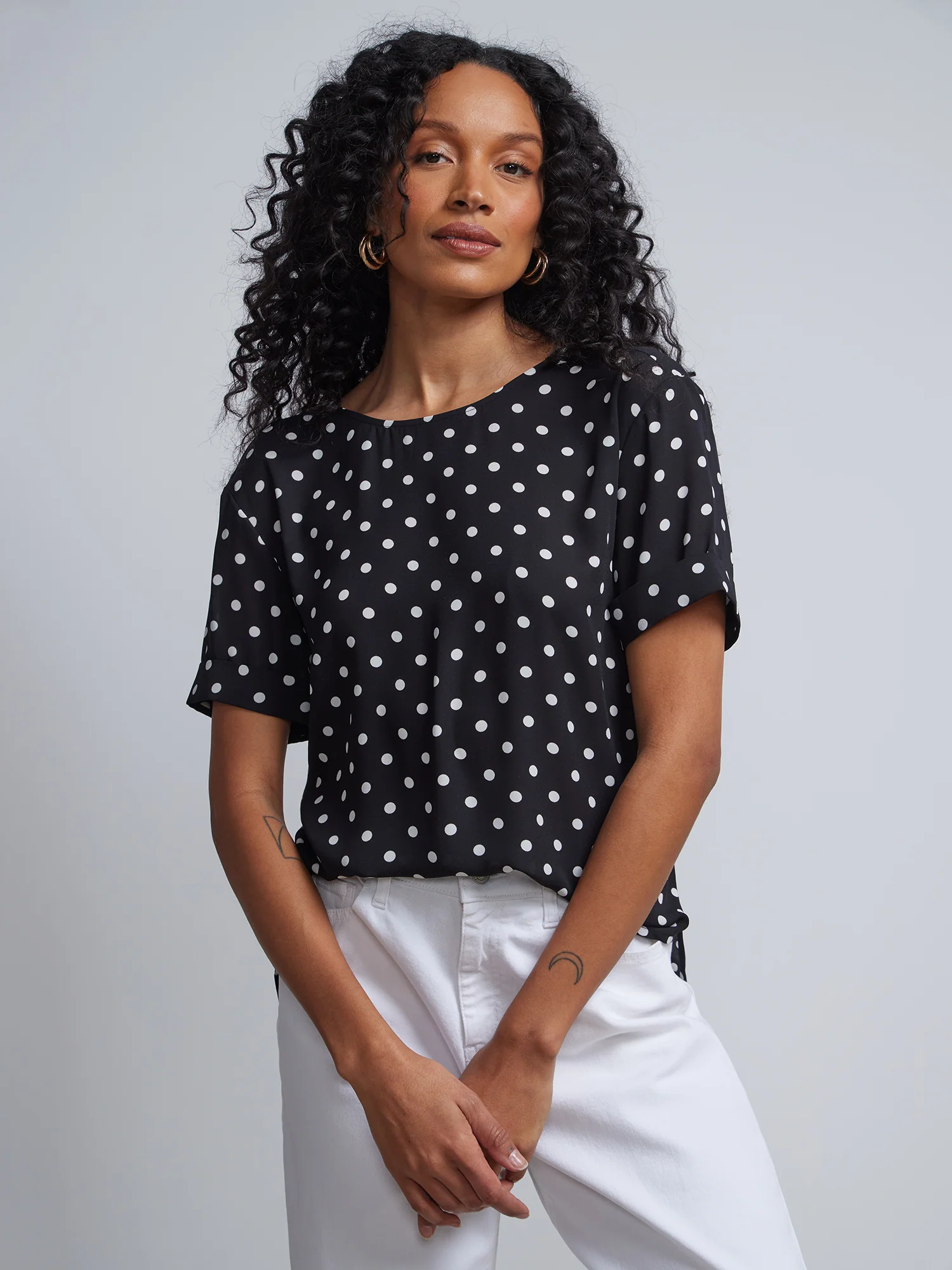 Polka-Dot Print Crewneck Side-Slit Cuffed Tee