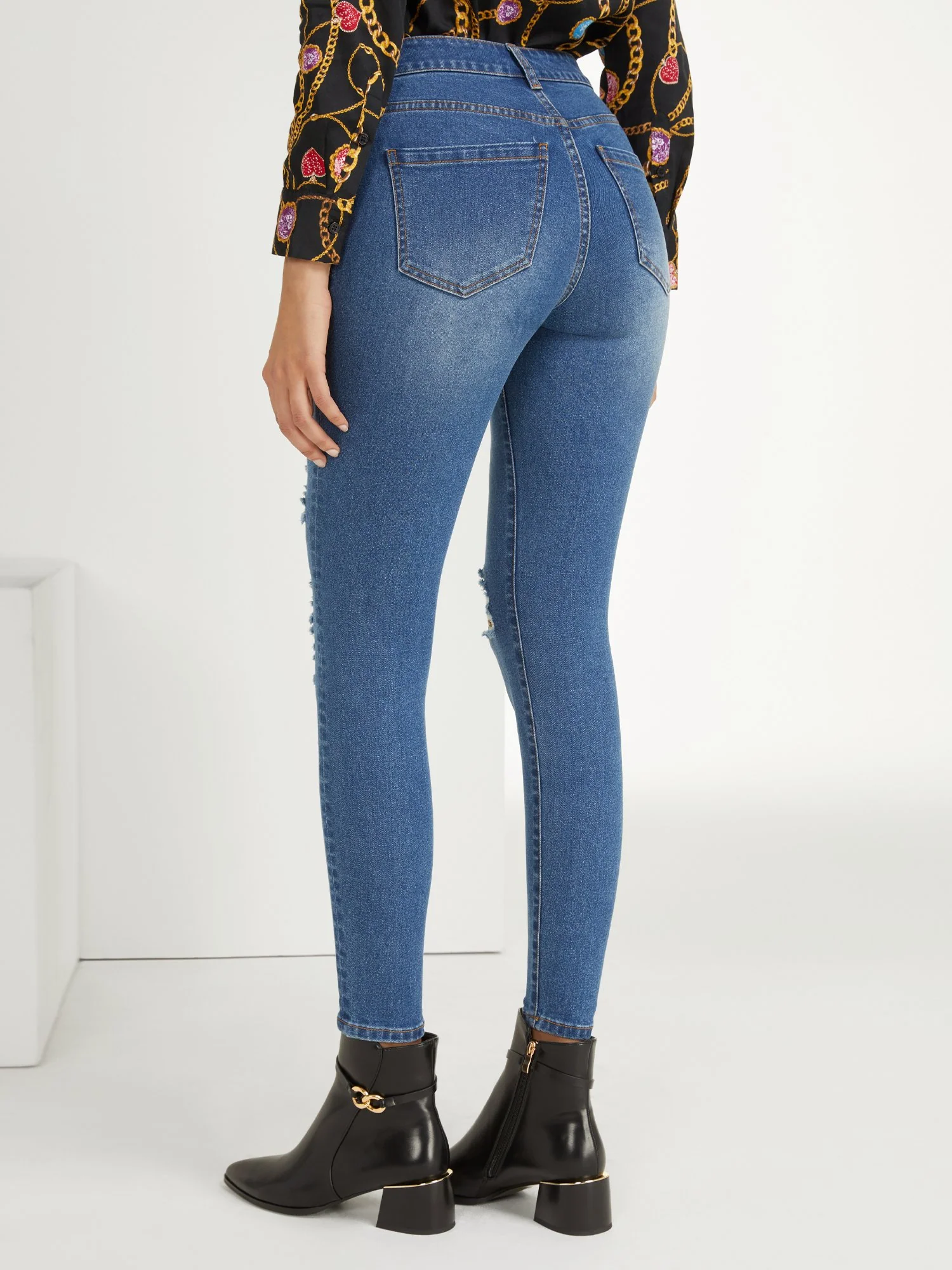 Sequin-Detail Super-Skinny Ankle Jeans - Image 3