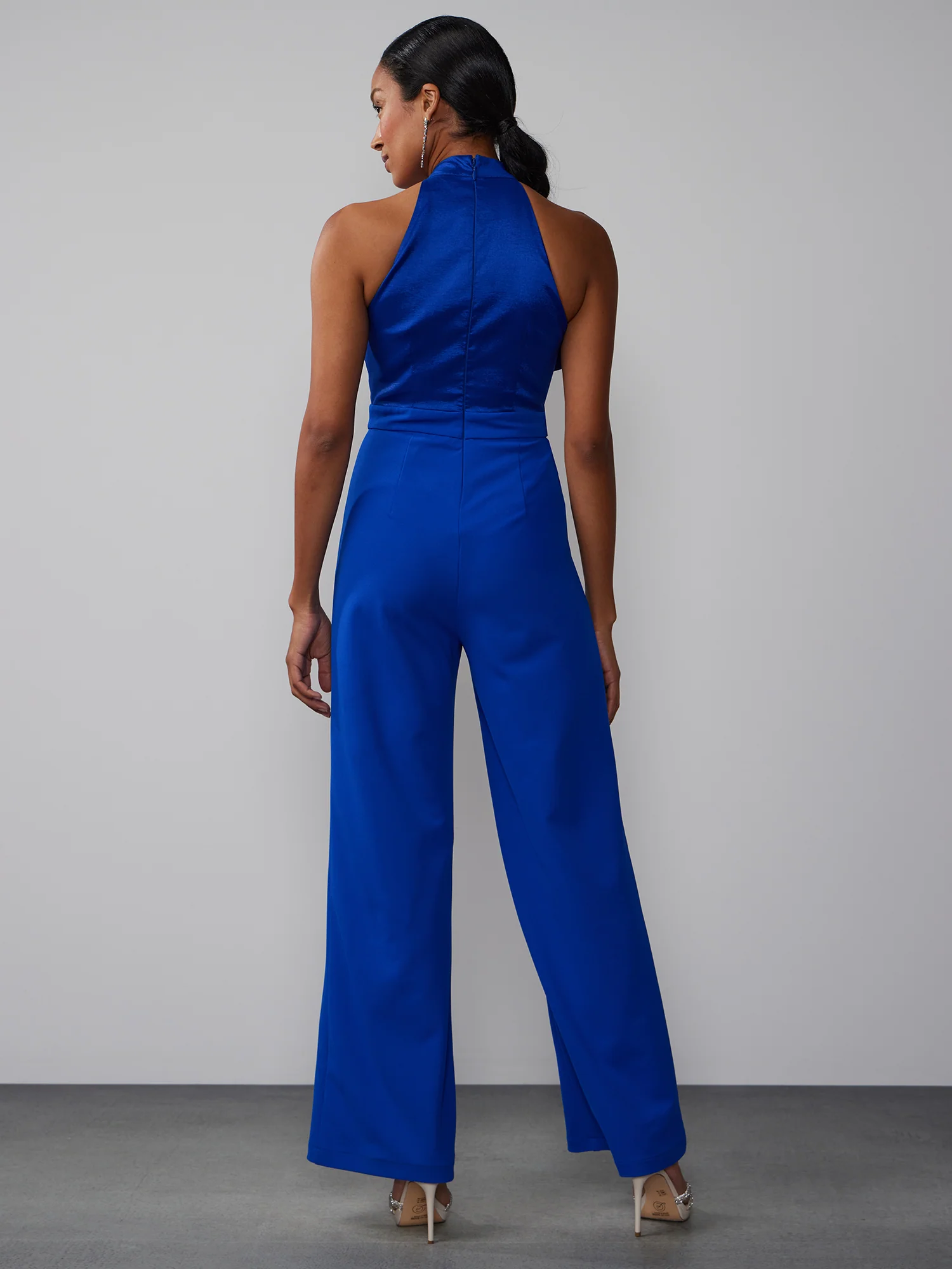Sleeveless Halter Neck Rosette Jumpsuit - Image 3