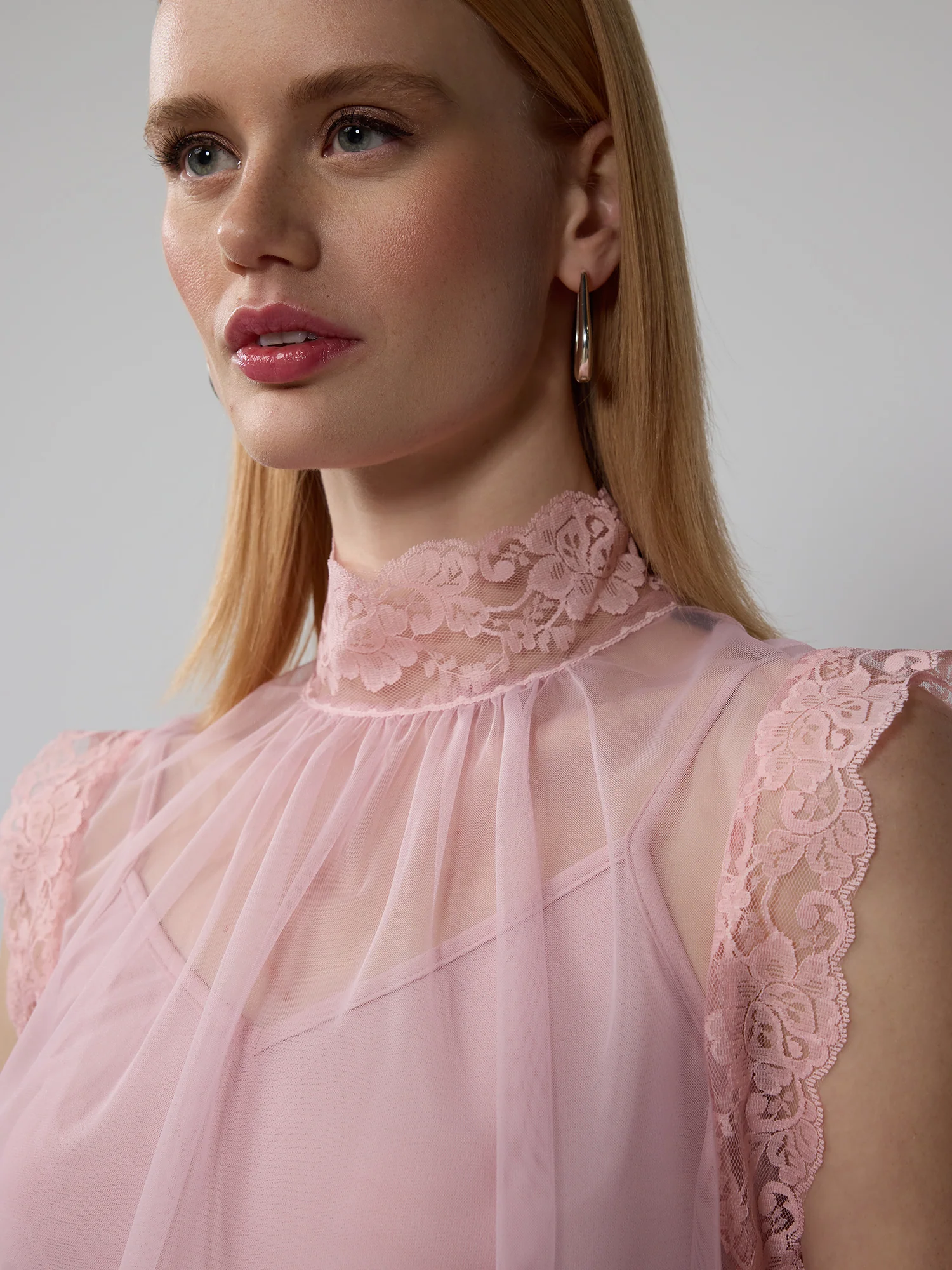 Sleeveless Lace High Neck Tulle Top - Image 4