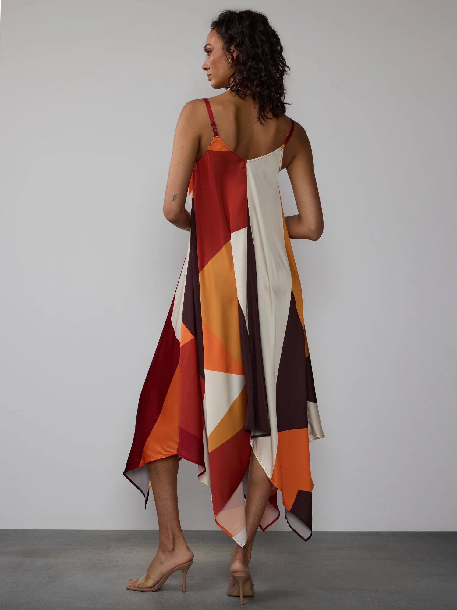 Sleeveless Abstract Hanky Hem Midi Dress - Image 3