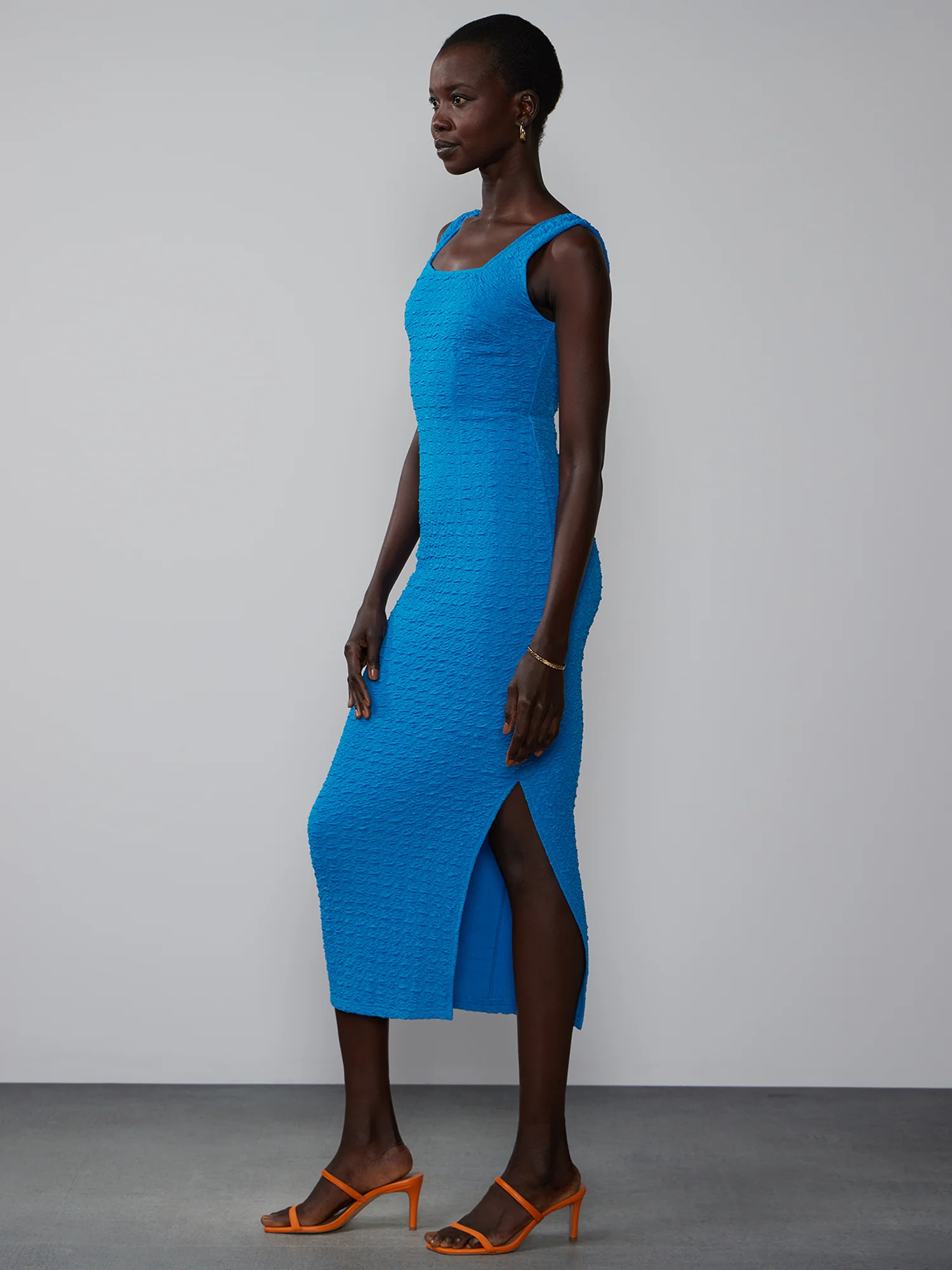 Sleeveless Textured Knit Midi Dress - Image 7