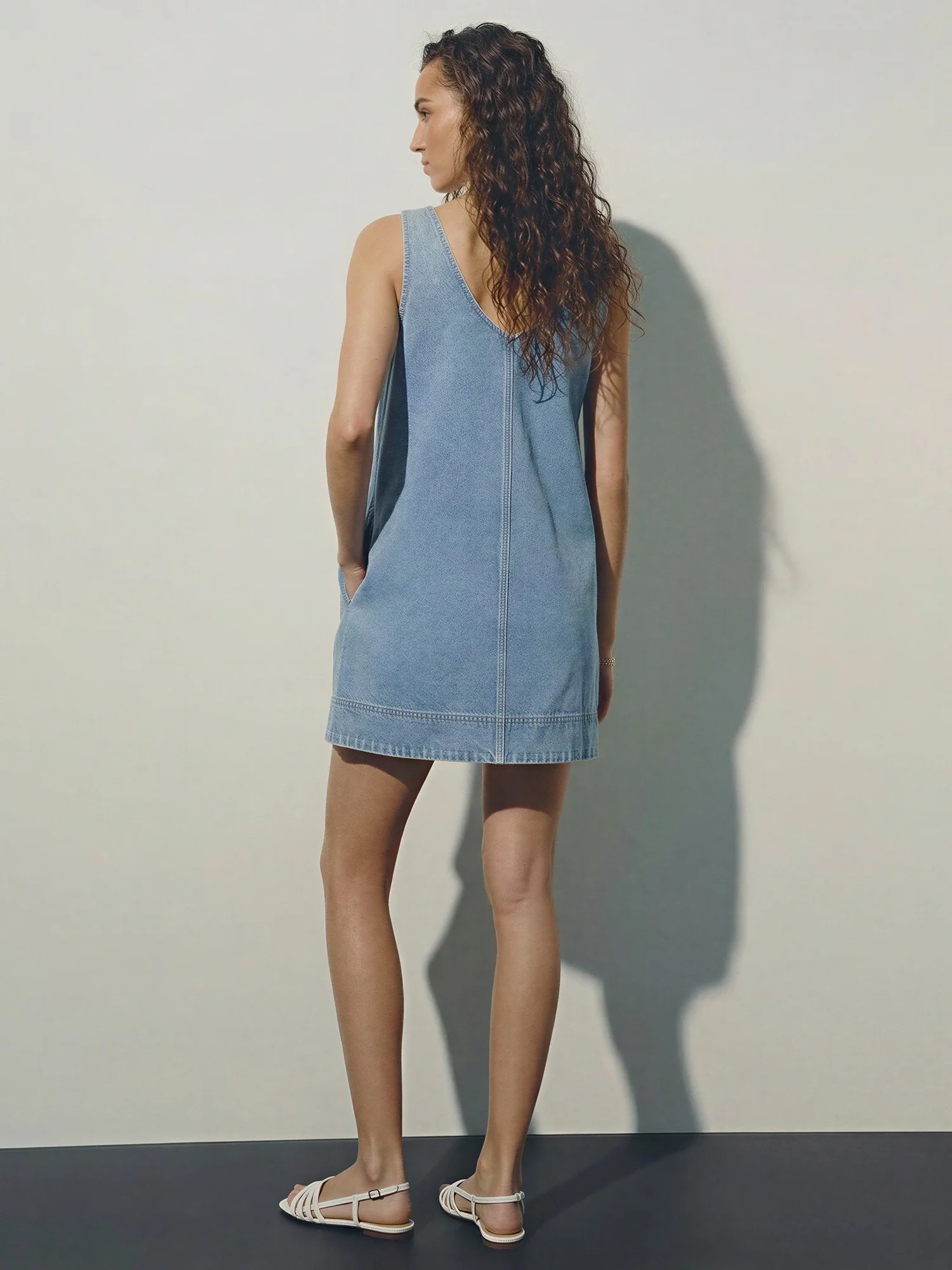 Sleeveless V Neck Denim Shift Dress - Image 4