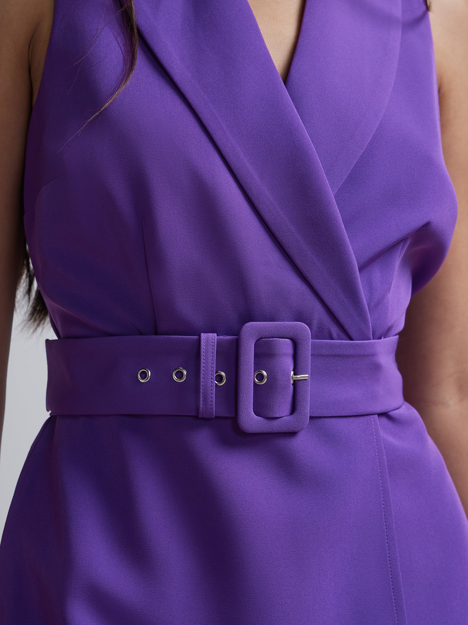 Sleeveless Belted Tuxedo Romper - Image 9