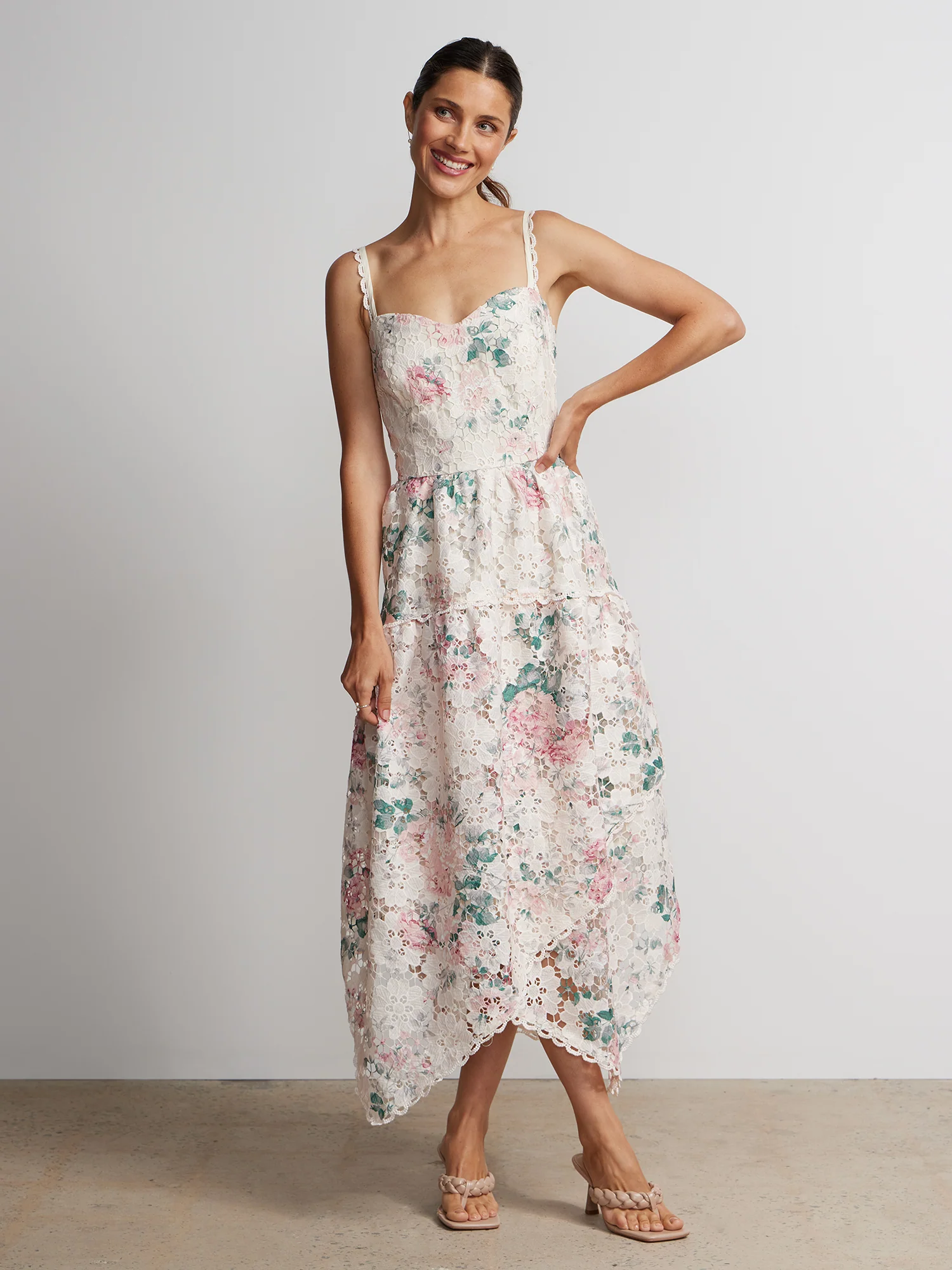 Sleeveless Floral Lace Dress - Image 4