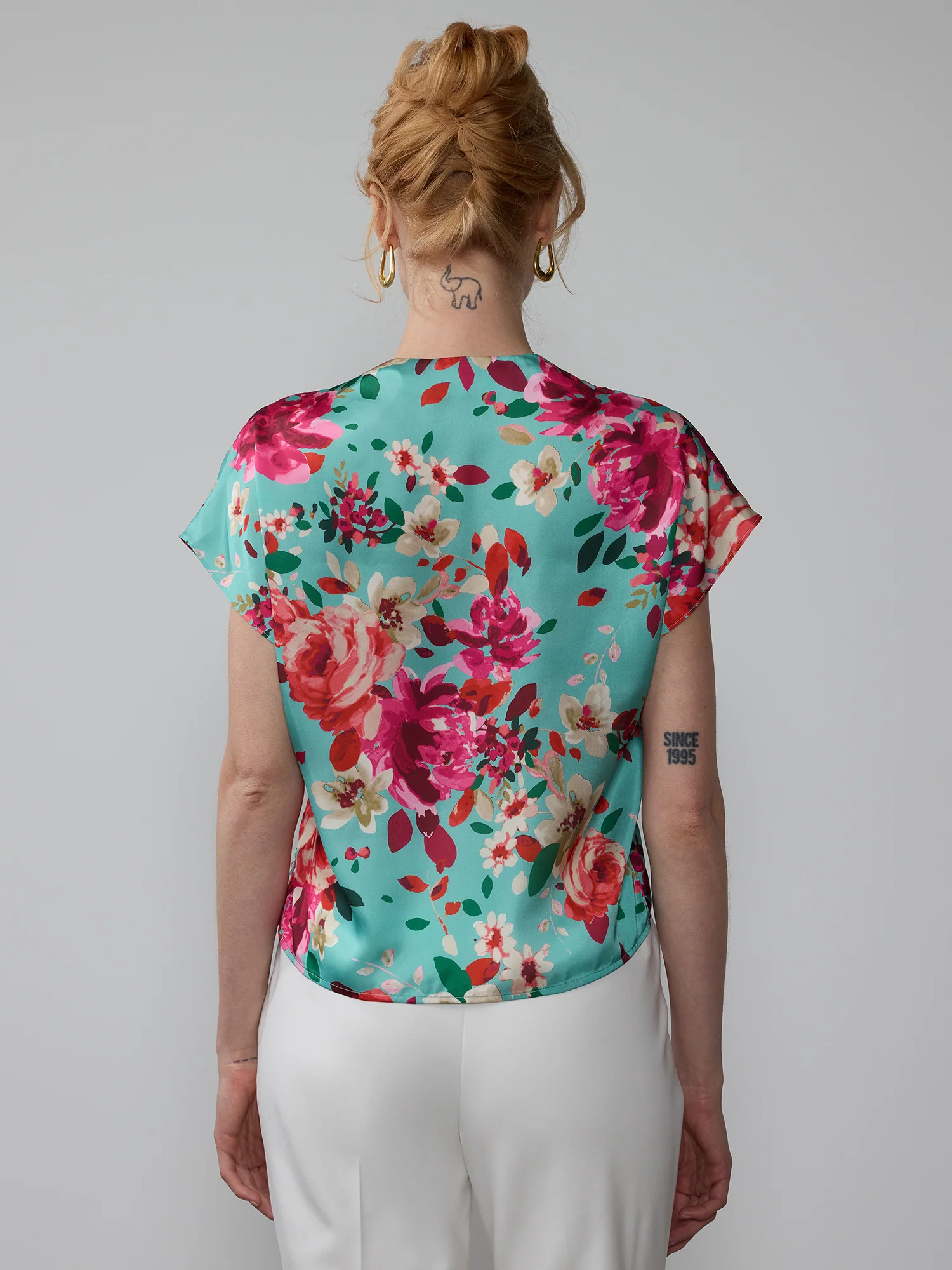 Short Sleeve Surplice Neck Floral Blouse - Image 3