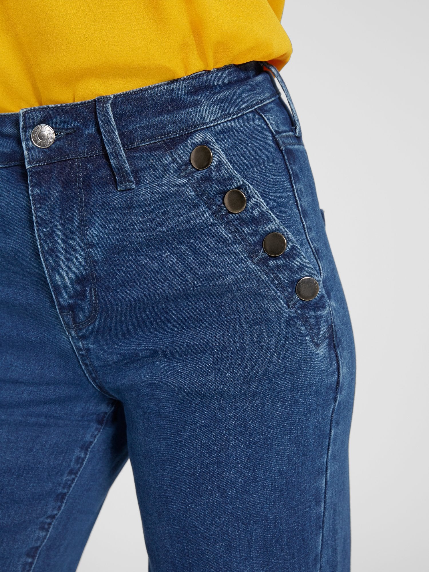 Ultra High-Waisted Button Pocket Detail Wide-Jeans - Dark Wash - Image 4