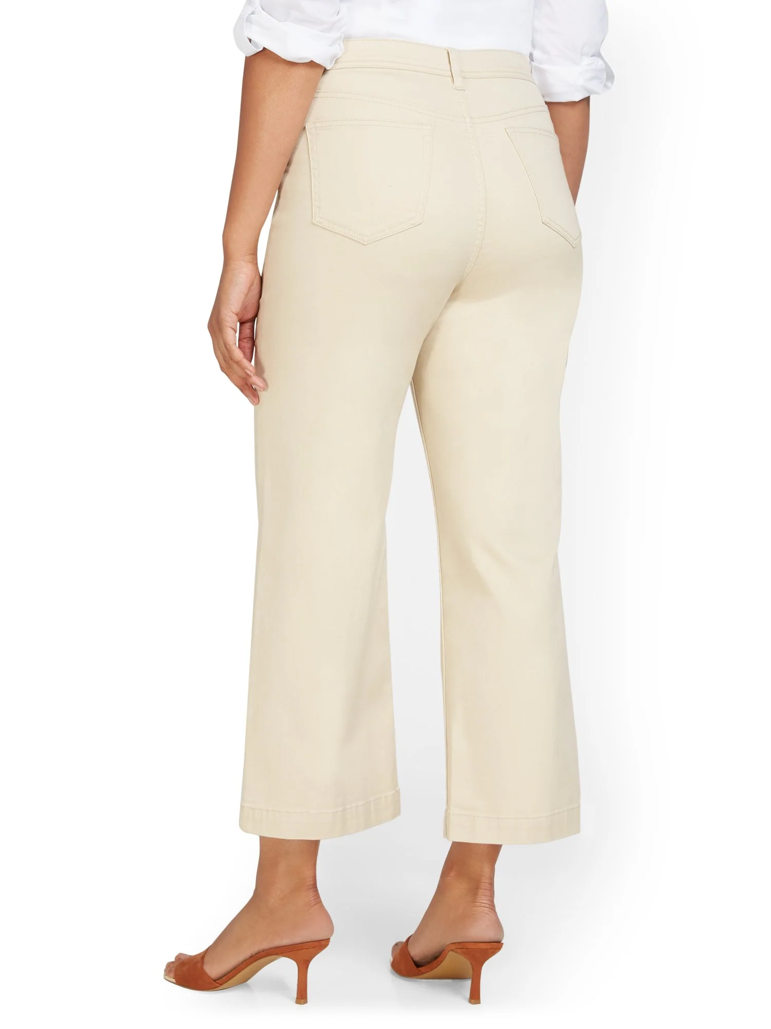 Ultra High-Waisted Wide-Leg Capri Jeans - Ecru - Image 4