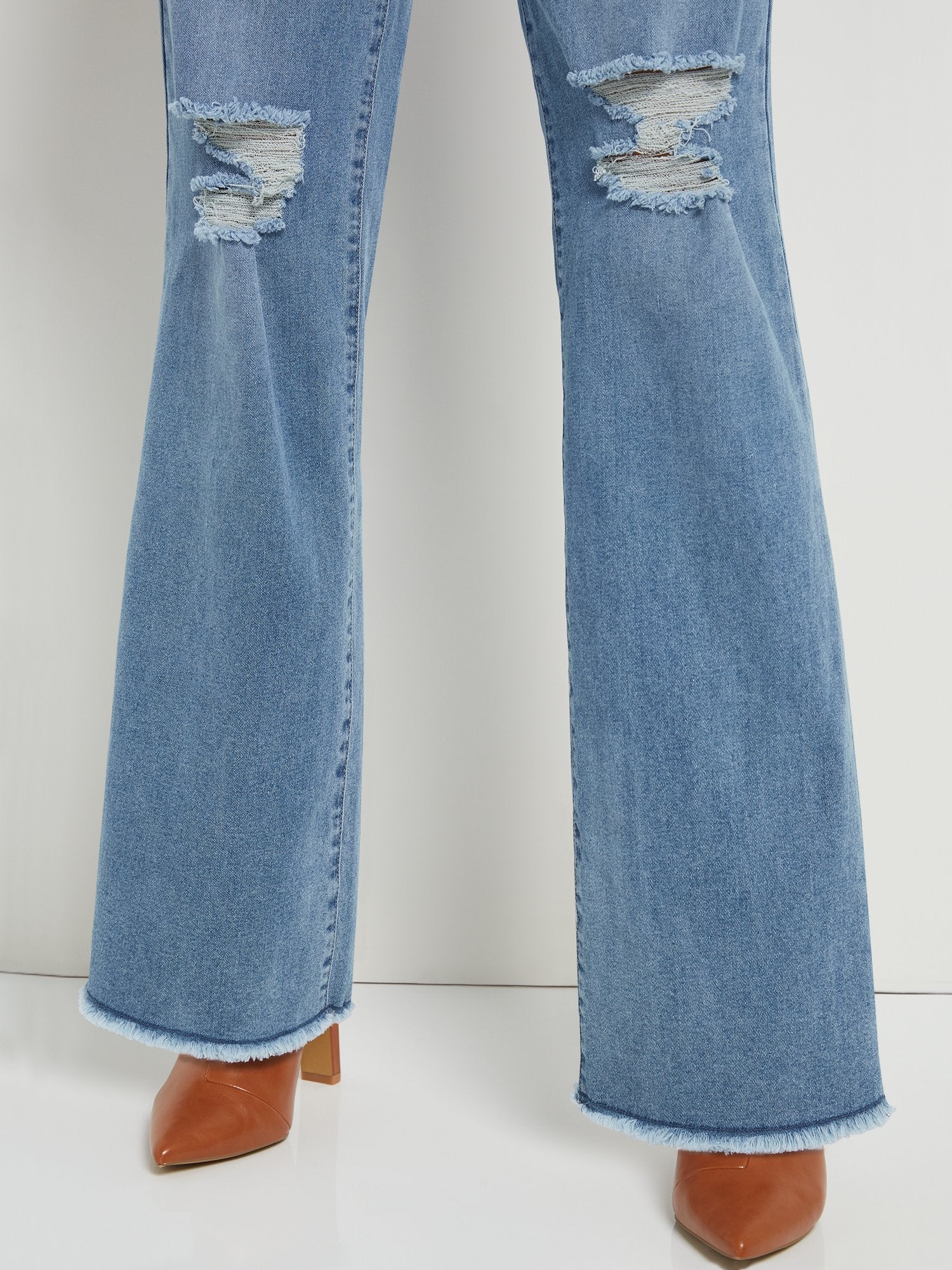 Ultra High-Waisted Wide-Leg Jeans - Light Wash - Image 2