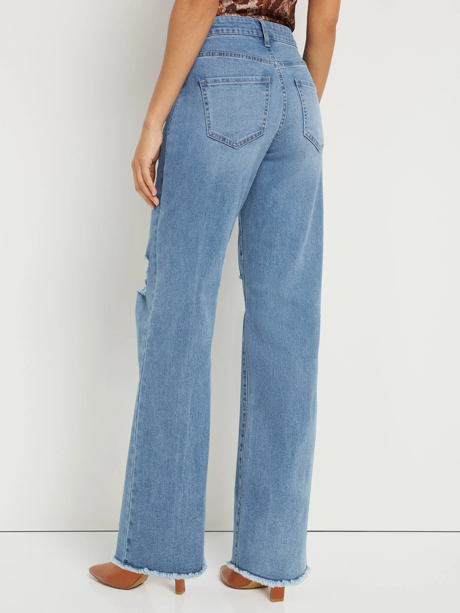 Ultra High-Waisted Wide-Leg Jeans - Light Wash - Image 3