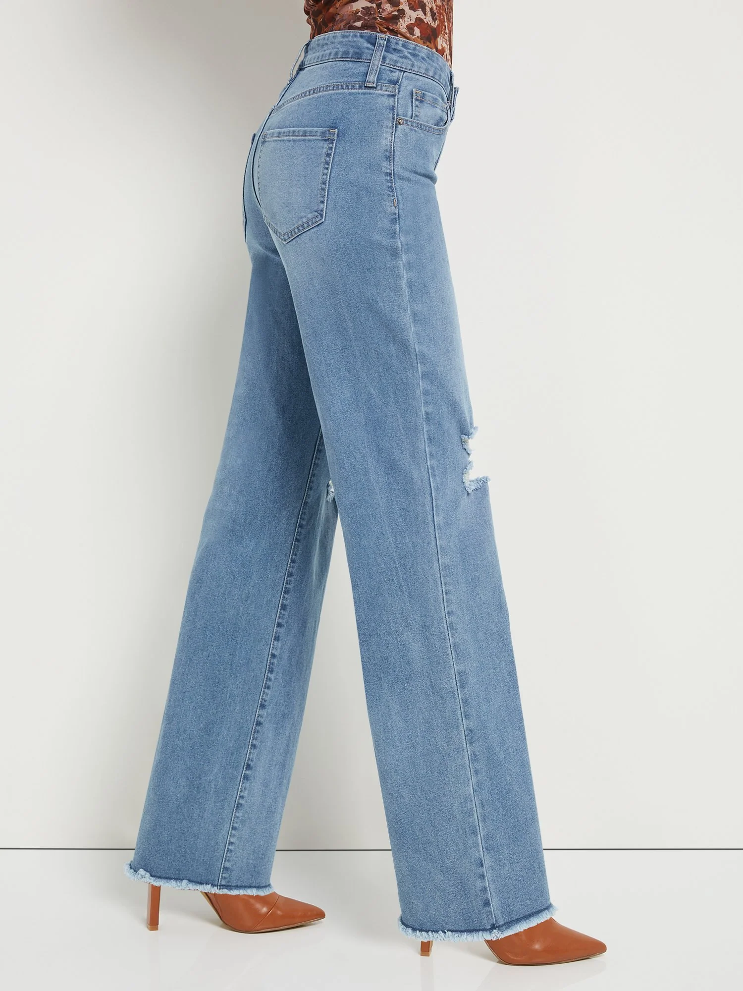 Ultra High-Waisted Wide-Leg Jeans - Light Wash - Image 4