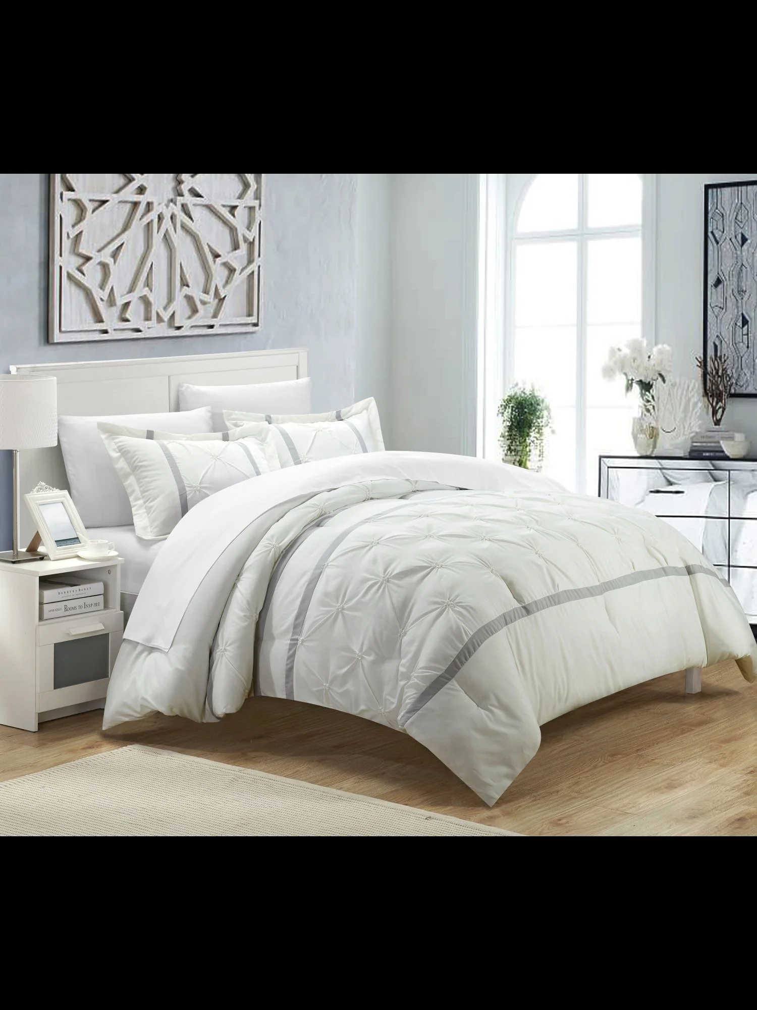 Veronica King-Size 3-Piece Duvet Set - NY&C x Chic Home - Image 2