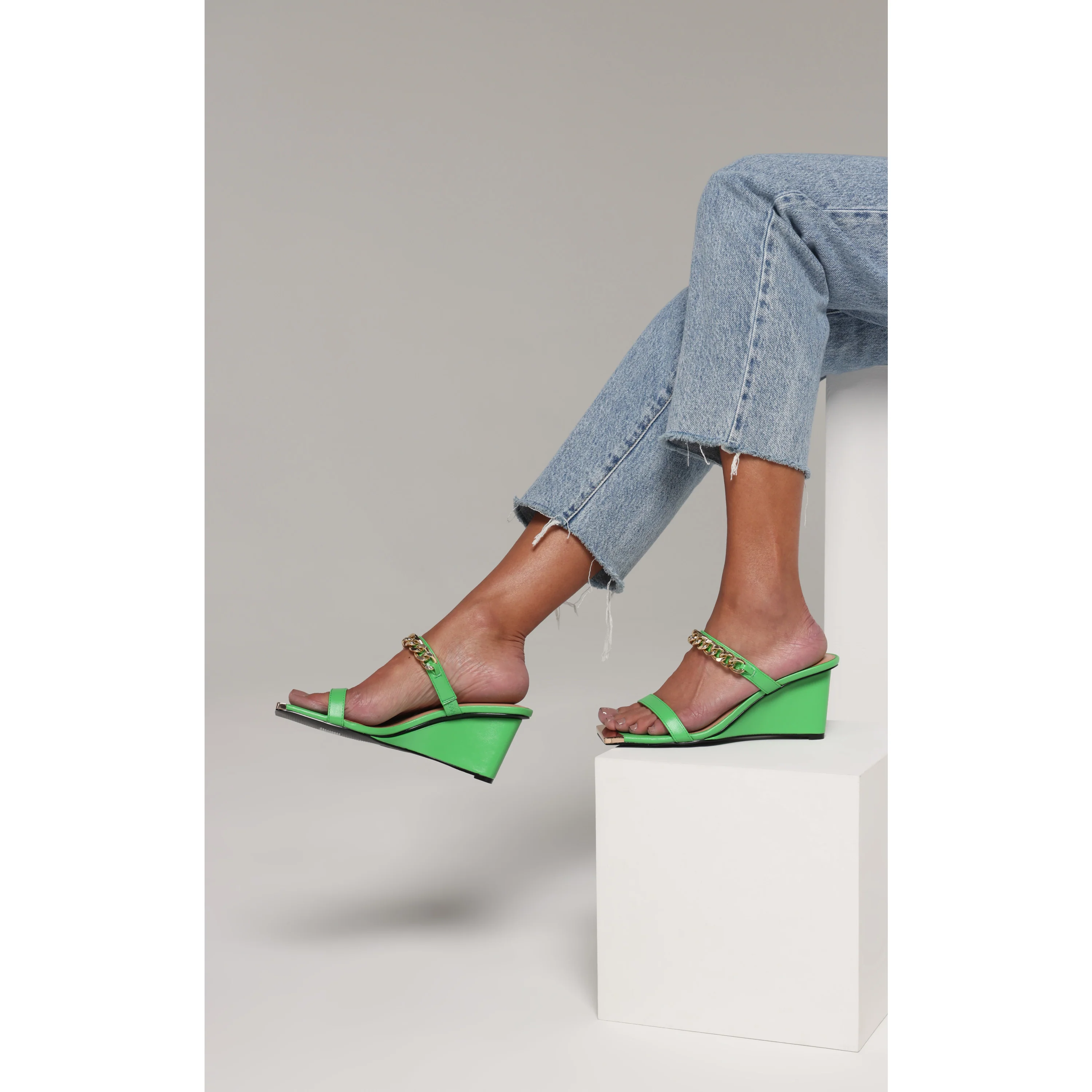 Women's Magnifica Wedge Sandals - Image 15